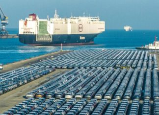 Estados Unidos eleva su tensión con China a un nuevo nivel: prohibirá la venta de todos los coches con piezas o software chinos