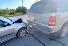 Chocan unidades en la Ribereña y dejan solo daños materiales