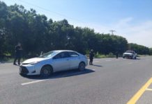 Vuelca unidad en carretera Victoria-Monterrey