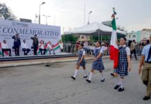 Realizaron desfile cívico y militar con motivo del 214 aniversario de la Independencia de México
