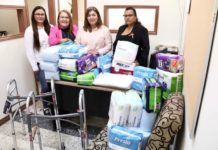 Apoyan a personas de la tercera edad en situación vulnerable