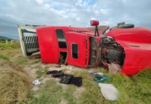 Vuelca tractocamión en carretera a Tula