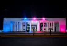 Se ilumina Congreso de azul y rosa al sumarse a la Ola de Luz