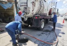 Sondeó COMAPA drenaje sanitario de la colonia Villa Esmeralda