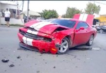 Accidente vial deja cuantiosos daños materiales y caos en La Cañada