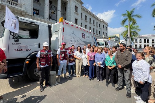 Entrega Mónica Villarreal Cinco Nuevos Camiones Recolectores de Basura