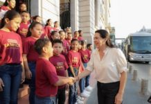 Reconoce Mónica Villarreal Desempeño Académico de Alumnos Destacados