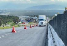 Reparación en carretera Laredo-Monterrey ocasiona pérdidas millonarias al transporte de carga