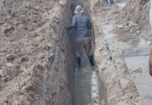 Trabaja COMAPA en la rehabilitación de drenaje sanitario en la colonia Paraíso