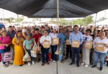 Beneficia Alcalde Carlos Peña Ortiz a familias de la colonia Manuel Cavazos Lerma con brigada DIF