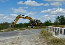 Realizan trabajos de rehabilitación en el puente El Azúcar