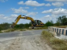 Realizan trabajos de rehabilitación en el puente El Azúcar