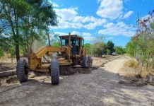 Realizan labores de emparejamiento en la calle Gonzaleño