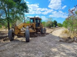 Realizan labores de emparejamiento en la calle Gonzaleño