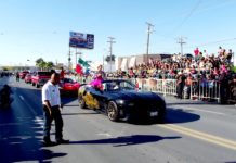 Confederación de Autos Motorizados participó en desfile de la Revolución Mexicana