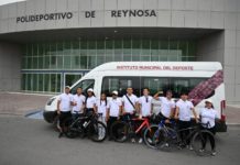 Apoya Carlos Peña Ortiz a equipo de triatlón