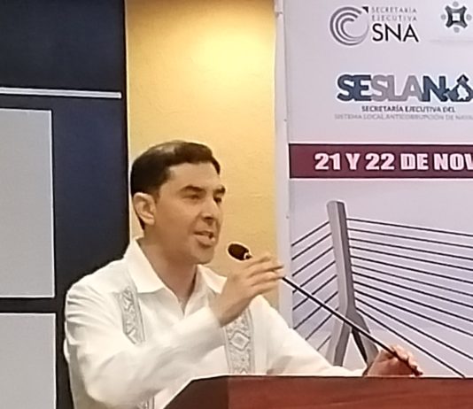 Cerrarle la puerta a empresas y servidores públicos sancionados pidió Roberto Moreno Herrera.