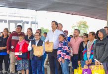 Entregó Alcalde Carlos Peña Ortiz paquetes de alimentos a familias necesitadas