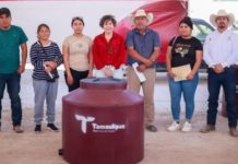 Realizan entrega de letrinas y tinacos de agua en ejidos
