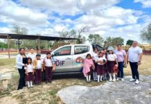 Continúan con el programa “Cabecitas Limpias, Niños Felices” en la Escuela Primaria “Justo Sierra” del Ejido Valadeces