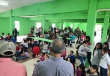 Casandra de los Santos ofreció posada a los niños del ejido Emilio Portes Gil