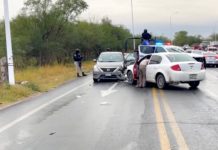 Accidente deja cuantiosos daños materiales y caos vial