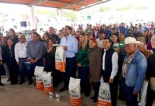 Alcalde Carlos Peña Ortiz, entregó toneladas de semilla de sorgo para campesinos