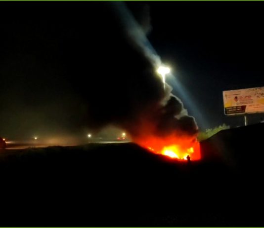 Bomberos acuden a sofocar incendios en predios con hierbas, basura y llantas