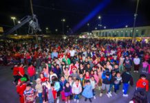 Disfrutaron mas de 76 Mil personas impresionante Desfile Navideño de mas de 250 carros alegóricos*