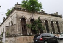 12 edificios antiguos abandonados están clasificados en rojo