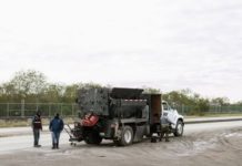 Realizan trabajos de mantenimiento vial