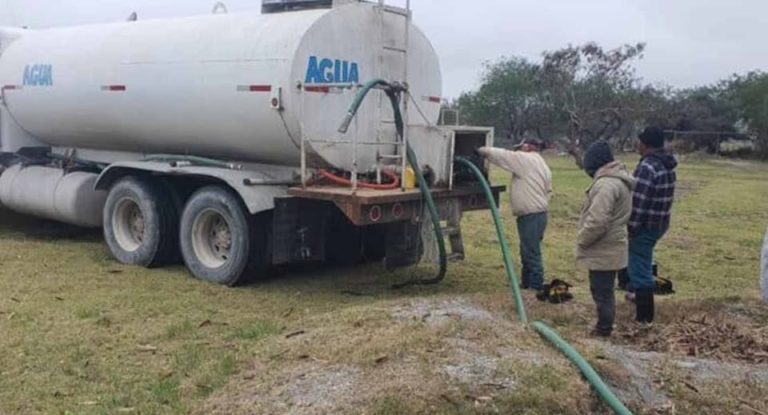 Atiende cada 15 días con agua a comunidades del Barrancón y Media Luna