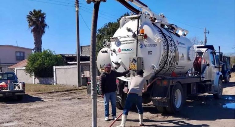 Realiza saneamiento de red de drenaje en González Villarreal en más de 2 mil metros