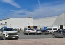 Gobernador viene a supervisar mega campamento para migrantes