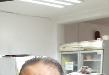 Sacerdote se reúne con periodistas y les ofrece un convivio