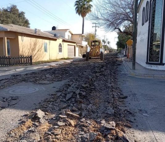Rehabilitan calles de la colonia Rodríguez