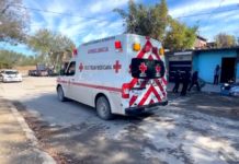 Unidad médica auxilia a persona al parecer lesionada en colonia popular