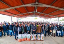 Entregaron Alcalde Carlos Peña Ortiz y Eliseo Camacho Nieto, Subsecretario de Agricultura de Tamaulipas apoyos al campo