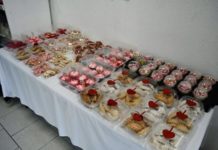 Promueve venta de artesanías y postres de San Valentín hechos en CEDES