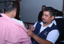 Inmunizan a empleados municipales para cuidar su salud