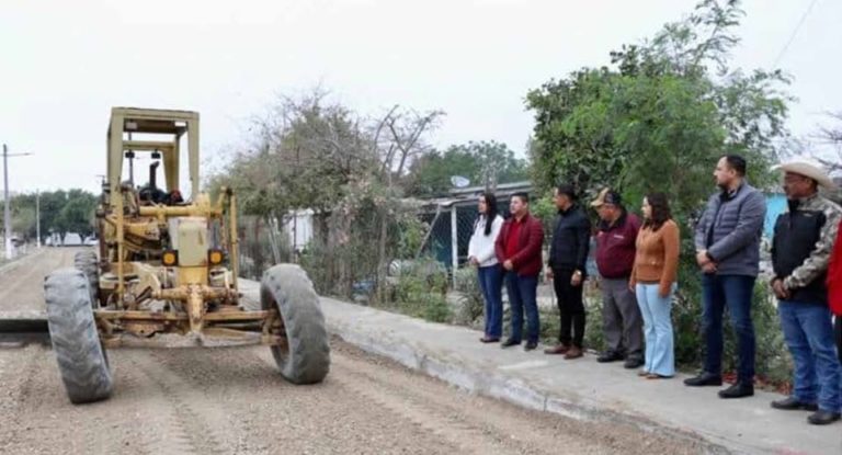 Supervisa alcaldesa Vero Aguirre avance de obra de pavimentación en Fco. Villa