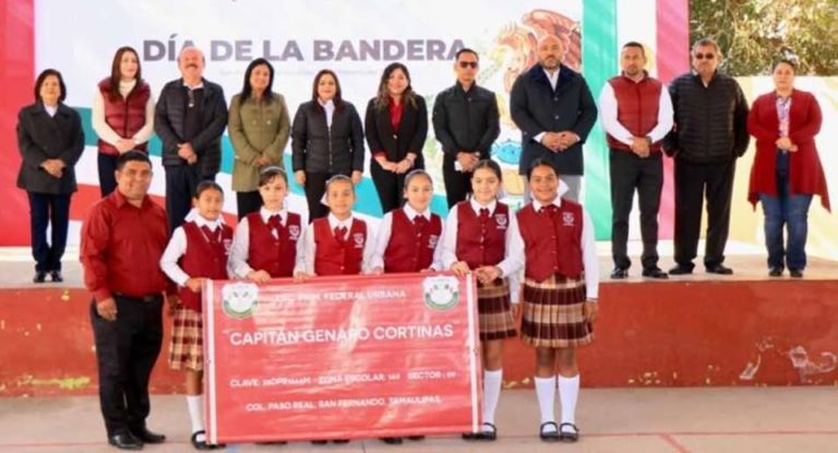 Rinden honores a la bandera en la Esc. “Capitan Genaro Cortinas” en San Fernando