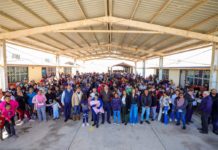 Cumple Carlos Peña Ortiz compromiso con la educación de niños y jóvenes