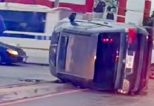 Choque con volcadura deja lesionados, y daños materiales