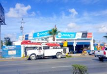 Realizan limpieza, barrido, y chapoleo en principales avenidas