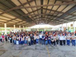 Apoya Carlos Peña Ortiz entrega de Becas Rita Cetina en secundarias de Reynosa