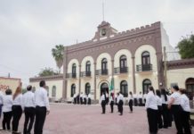 Realizan ceremonia en la explanada de Presidencia Municipal