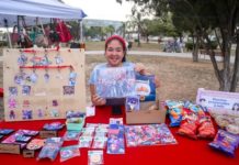 Realiza mercado en apoyo a la juventud emprendedora