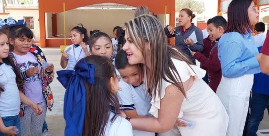 Entregan boletos a alumnos de escuelas y disfruten juegos mecánicos totalmente gratis