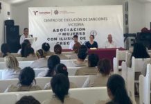 Mujeres del CEDES Victoria asisten a conferencia “Violencia en las Relaciones”